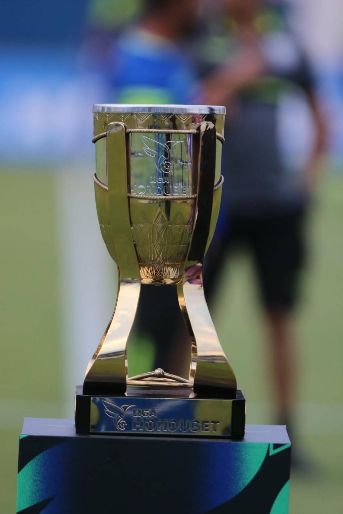 Plantel de Motagua esperó a Romario, bellezas y ¿Entró Emilio al estadio?