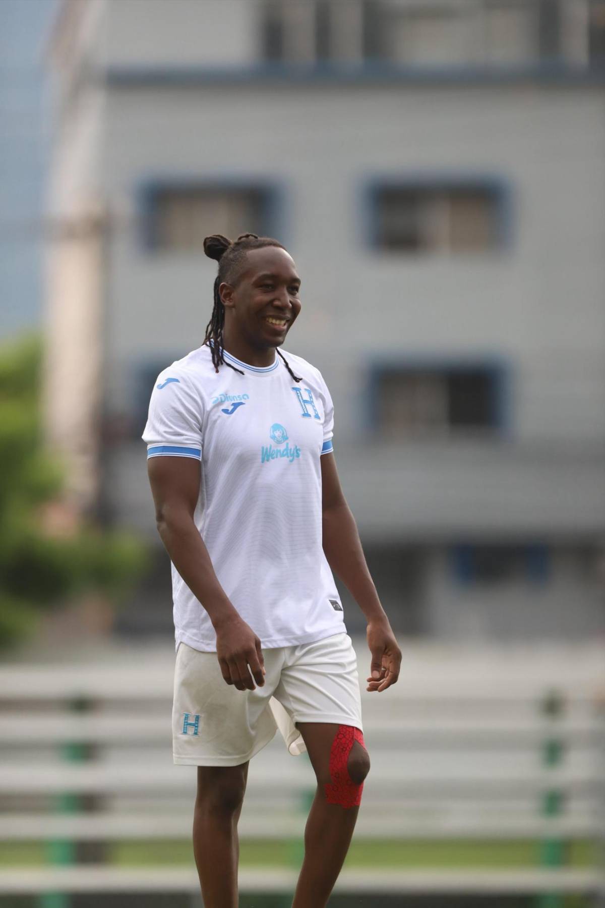 Supremo sorprende con su anuncio, el 'infiltrado' en el entrenamiento y los tiktokers que regresan ante Brasil