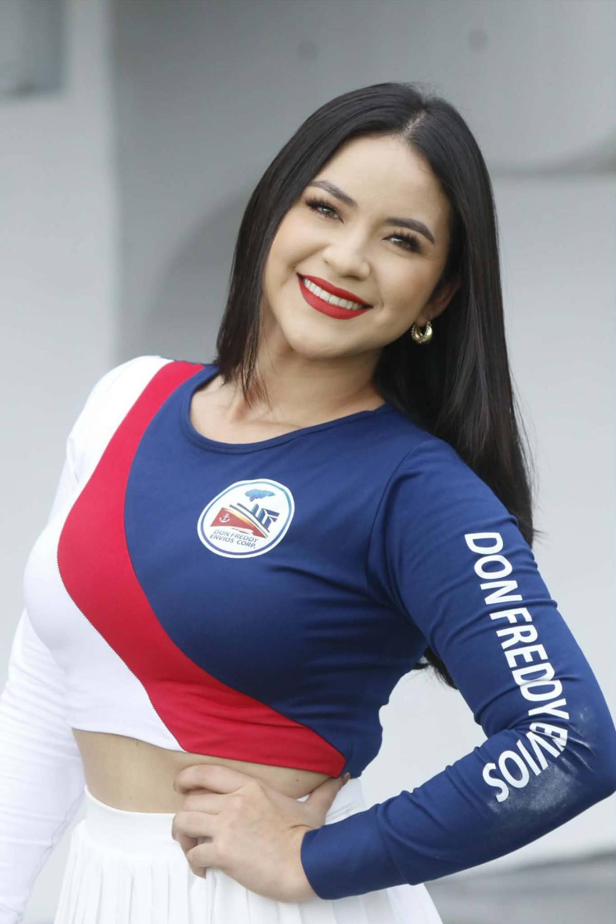 Las dos chicas que eclipsaron en el Excélsior y lo que ingresaron los árbitros al estadio sin ser vistos por la afición