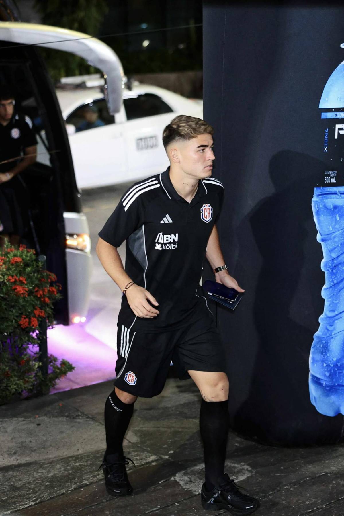 ¿Y Celso Borges? Keylor Navas, el más solicitado y Piojo aceptó selfie, bromas con periodista, así fue la llegada de Costa Rica a Honduras