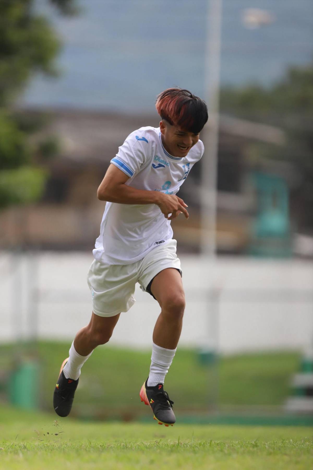 Supremo sorprende con su anuncio, el 'infiltrado' en el entrenamiento y los tiktokers que regresan ante Brasil