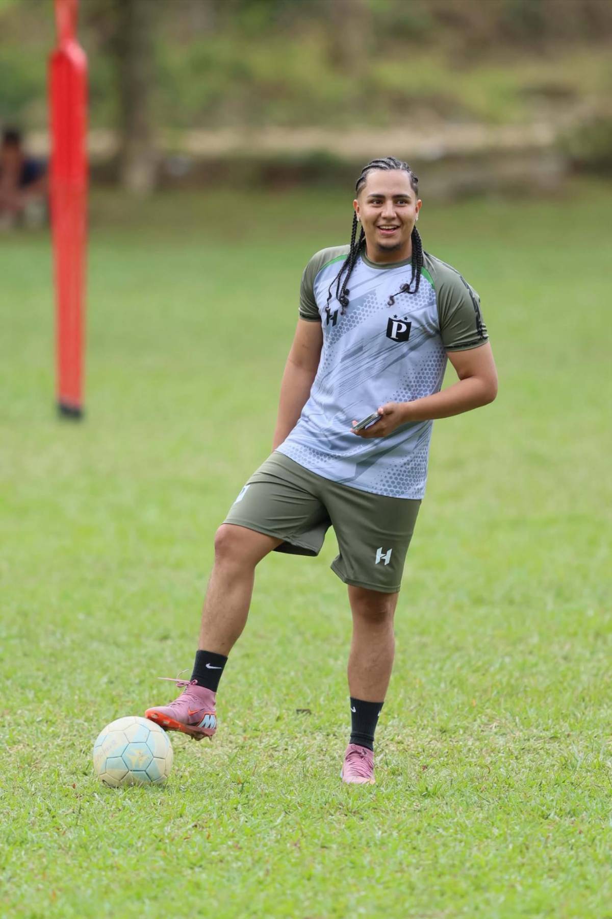 Reconocido exjugador del Platense arremete tras fichaje de Davis Flow: Se jodi*