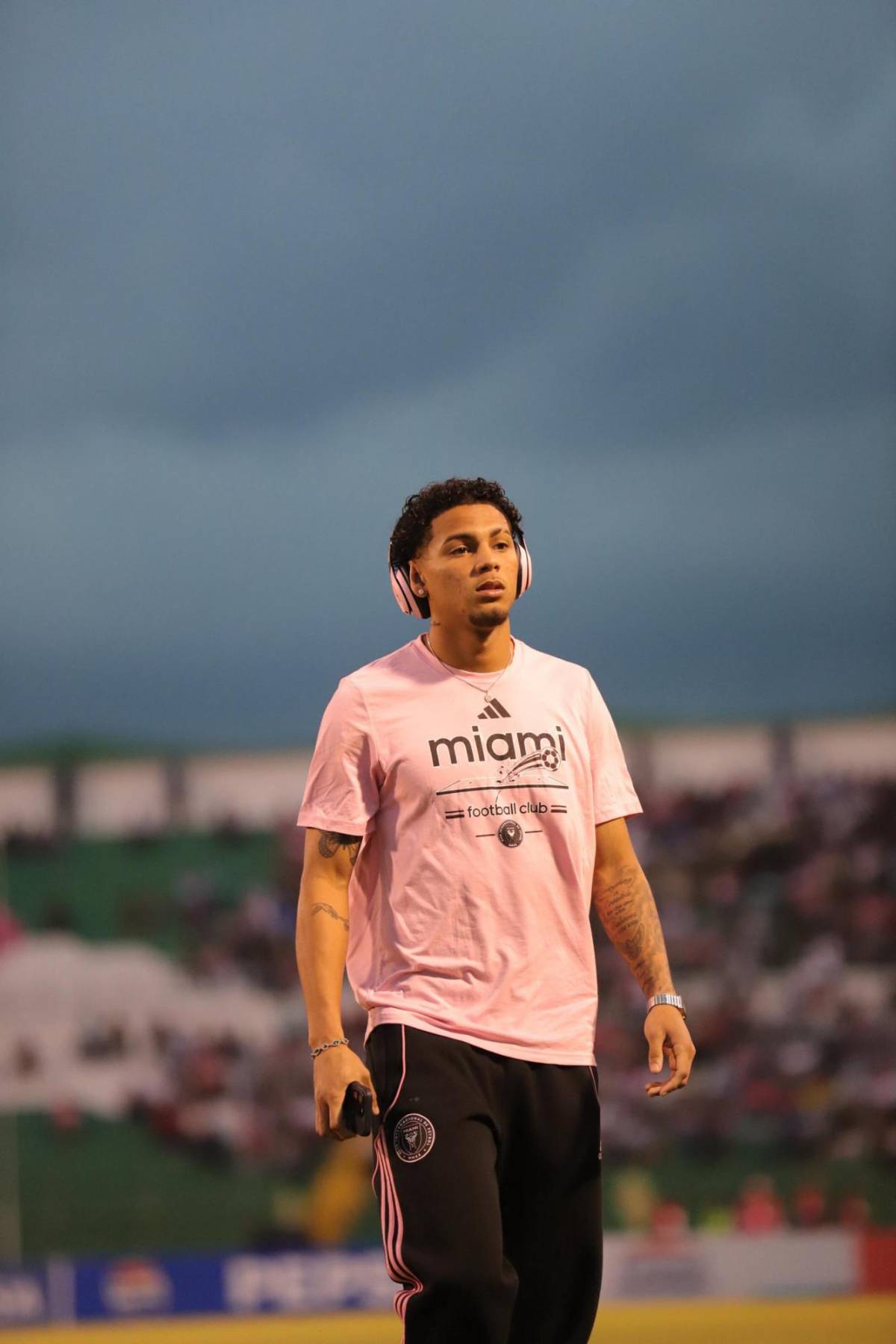 Aficionada logró tomarse la foto de su vida: así fue la llegada de Messi al Olímpico previo al inicio del Inter Miami-Olimpia