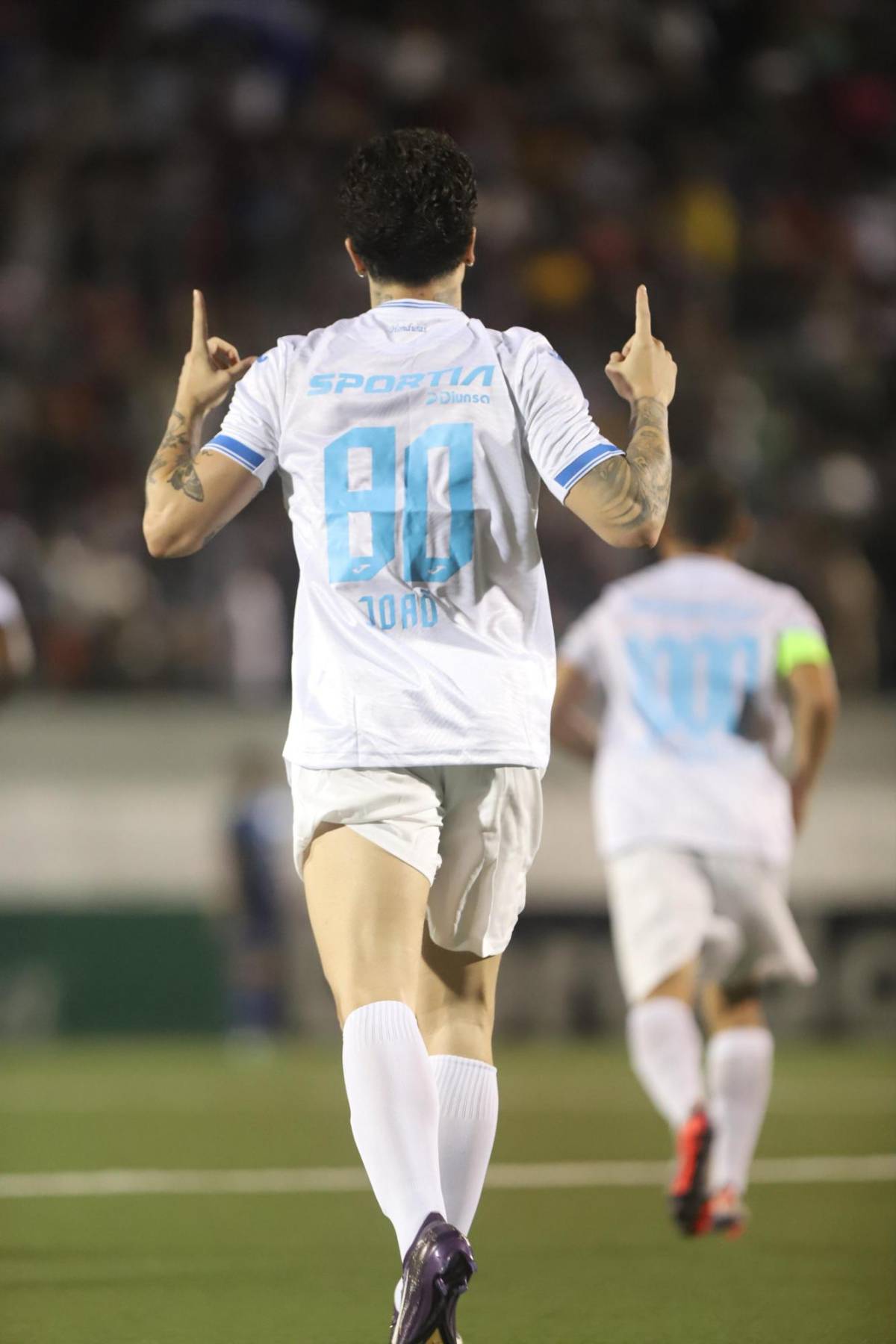 Nicaragüense le pegó a Supremo por perder, el catracho que lloró y Joao Ferreria debutó con Honduras; ¿hubo robo?