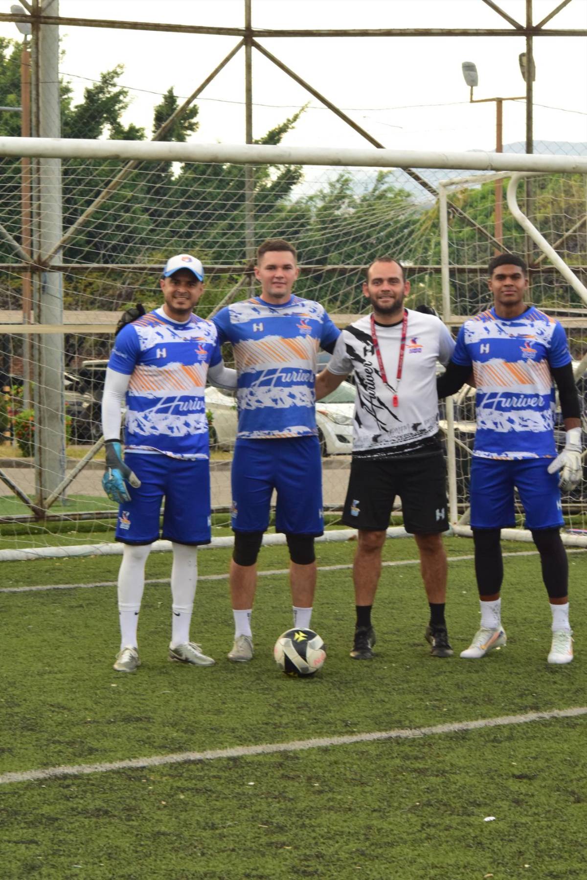 Pagó con su dinero el boleto de avión, pero dejó la concentración por falta de apoyo: el 'loco' que hizo historia con la Selección Femenina de Futsal