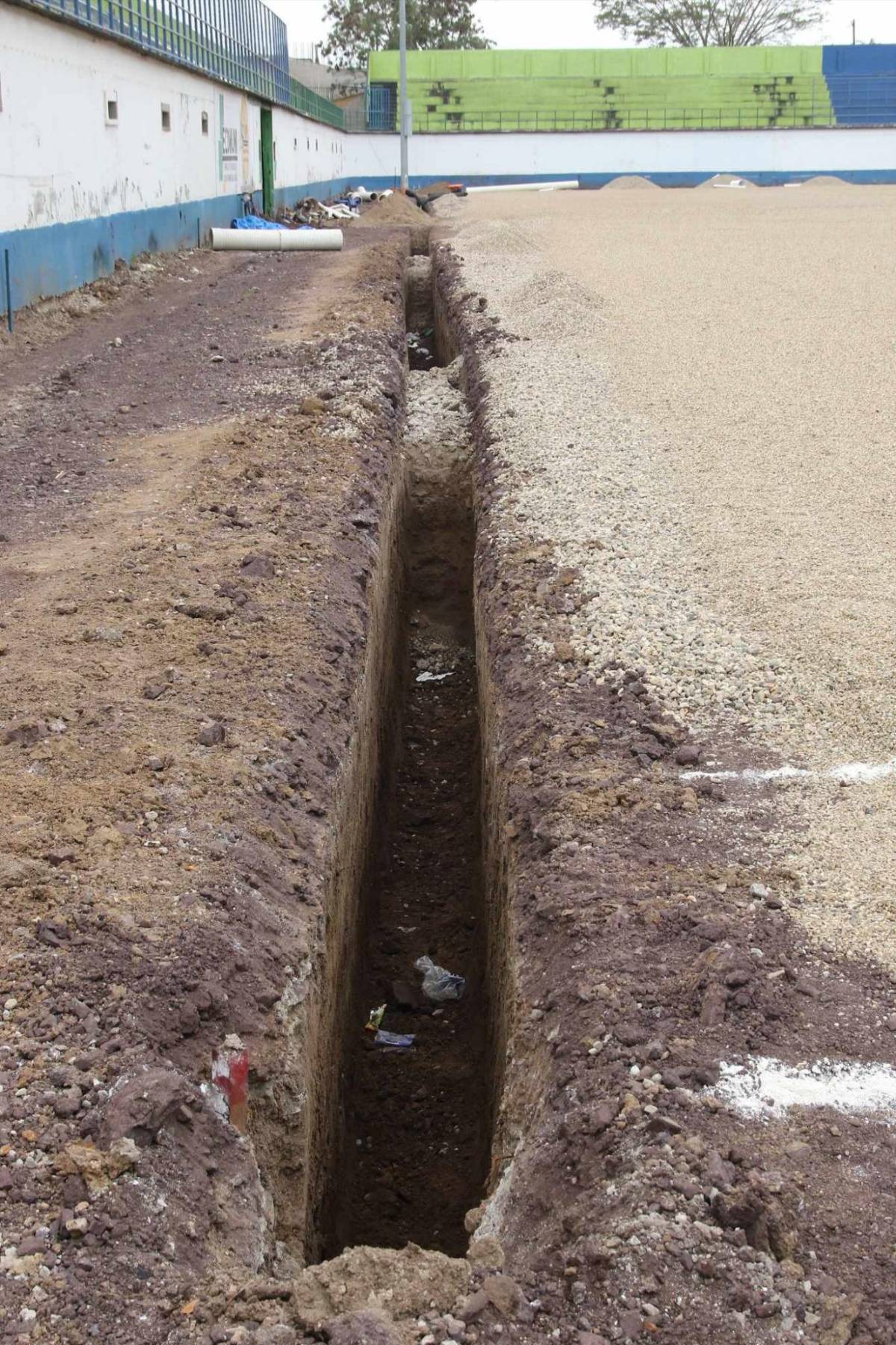 Así luce el estadio Juan Ramón Brevé Vargas, que recibe los trabajos de remodelación para cambio de césped ¿Cuándo finaliza la obra?