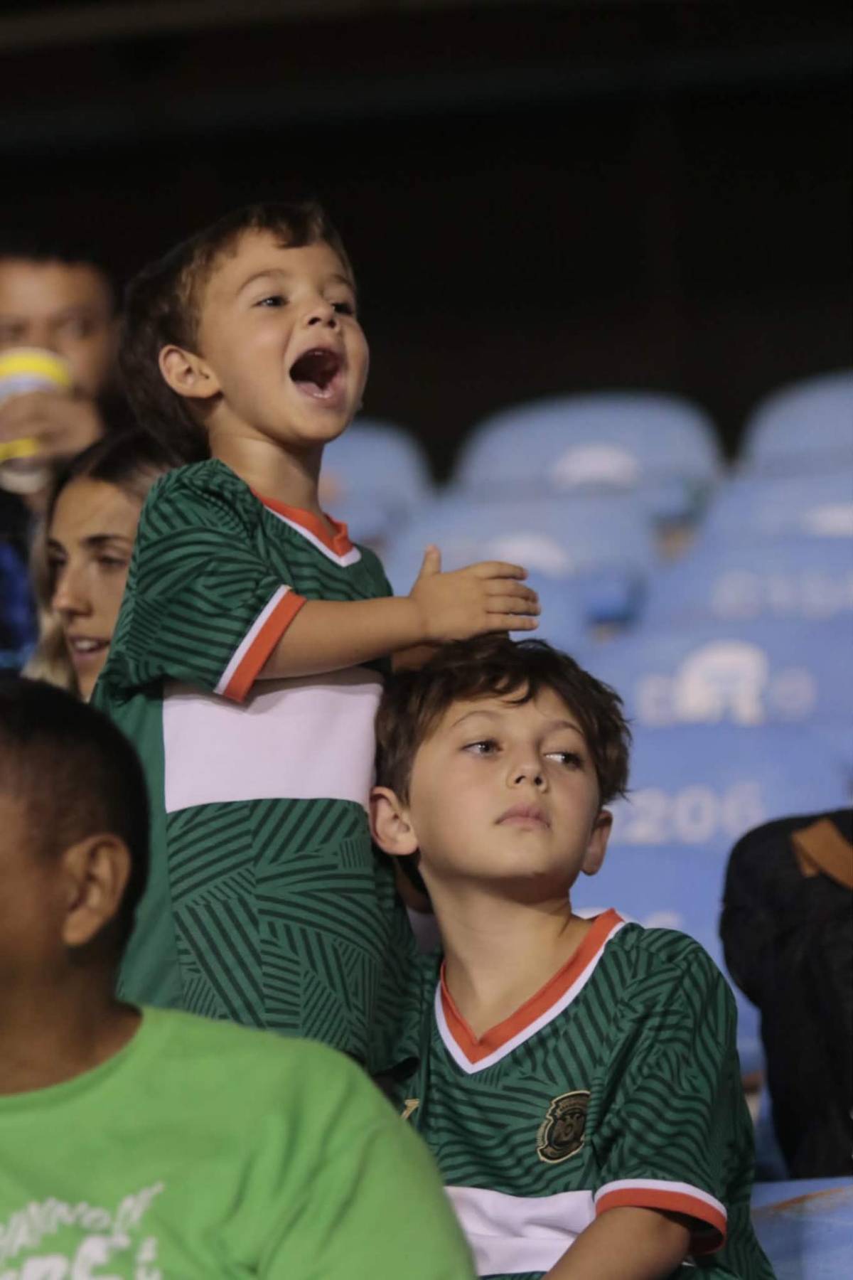 Le gritó con todo a su exequipo, noble causa de la Liga Hondubet y aficionadas de Marathón causaron furor en el estadio Olímpico