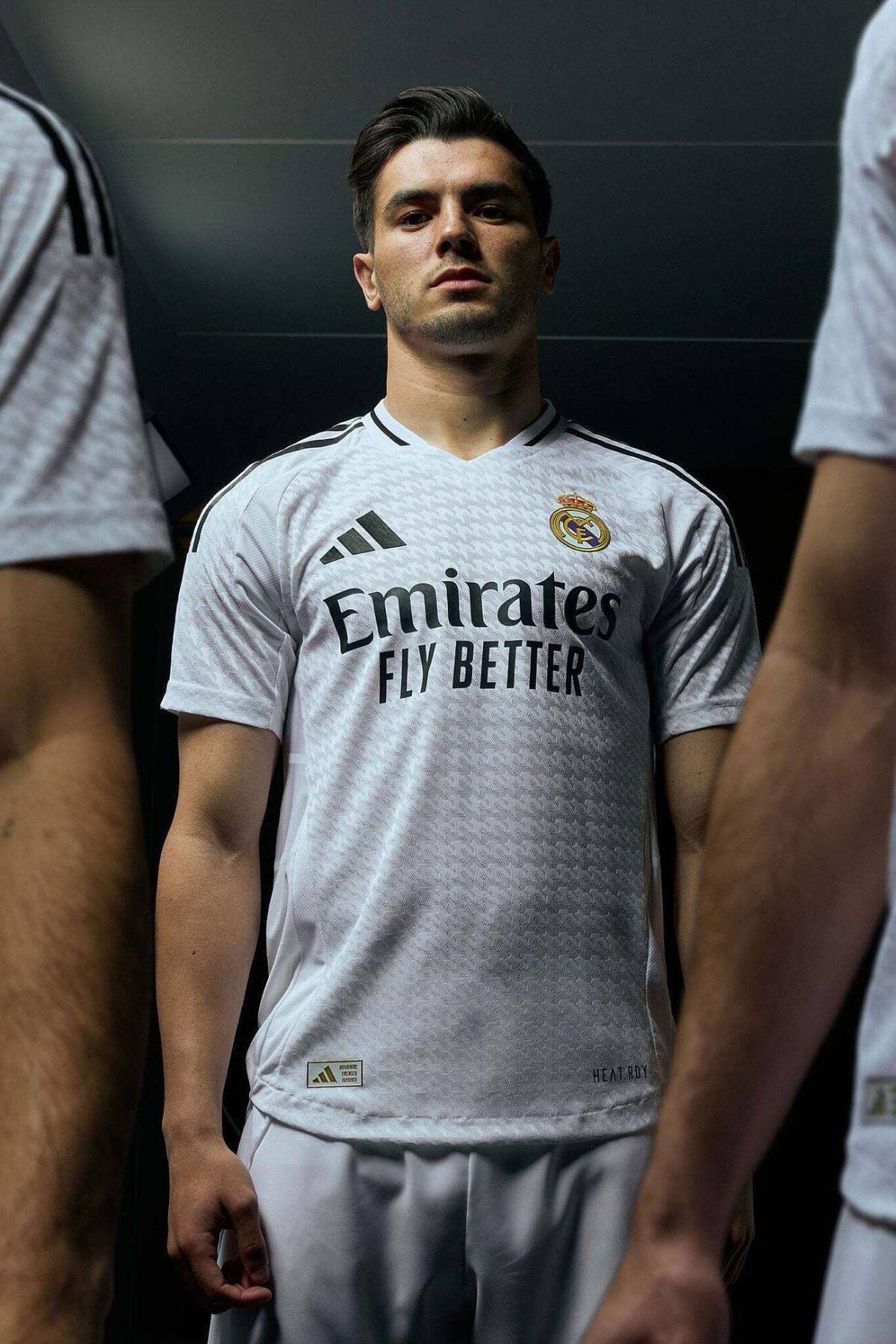 La decisión de Real Madrid con Mbappé tras presentar su nueva camisa y el que confirma que se queda ¿Cómo son los dorsales?