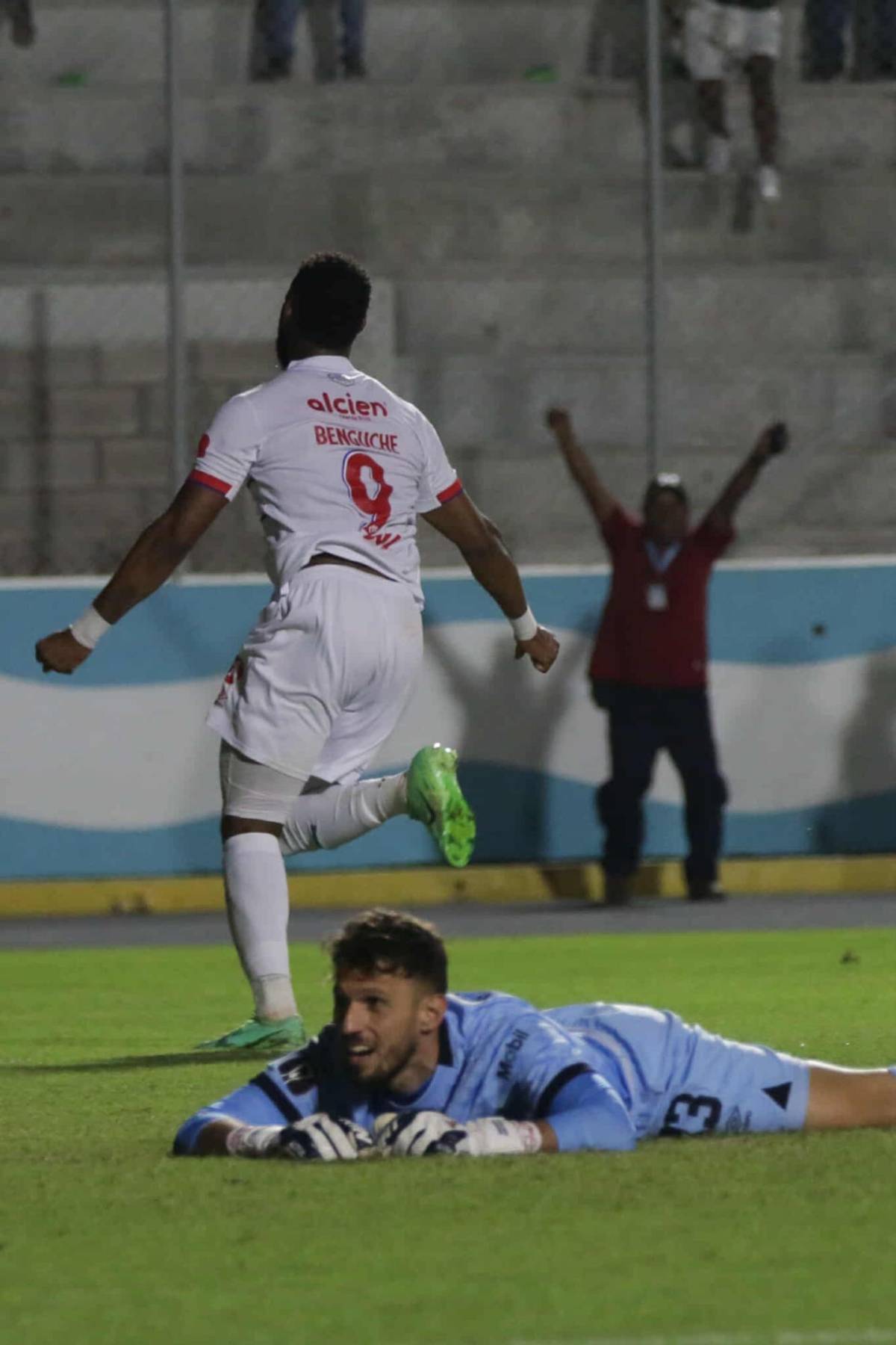 Alajuelense le pintó la cara, decepción en Olimpia al fallar en Copa Centroamericana 2025 y lágrimas al salir en camilla