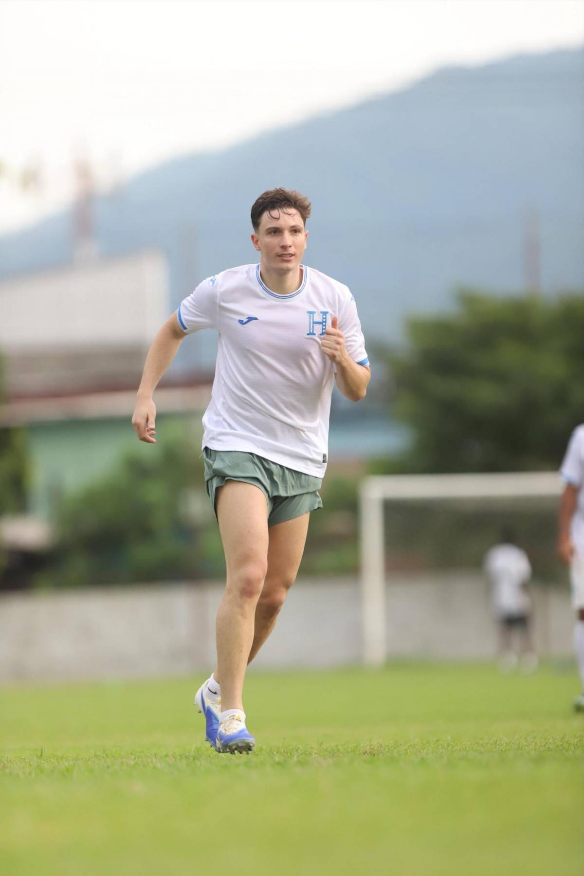 Supremo sorprende con su anuncio, el 'infiltrado' en el entrenamiento y los tiktokers que regresan ante Brasil