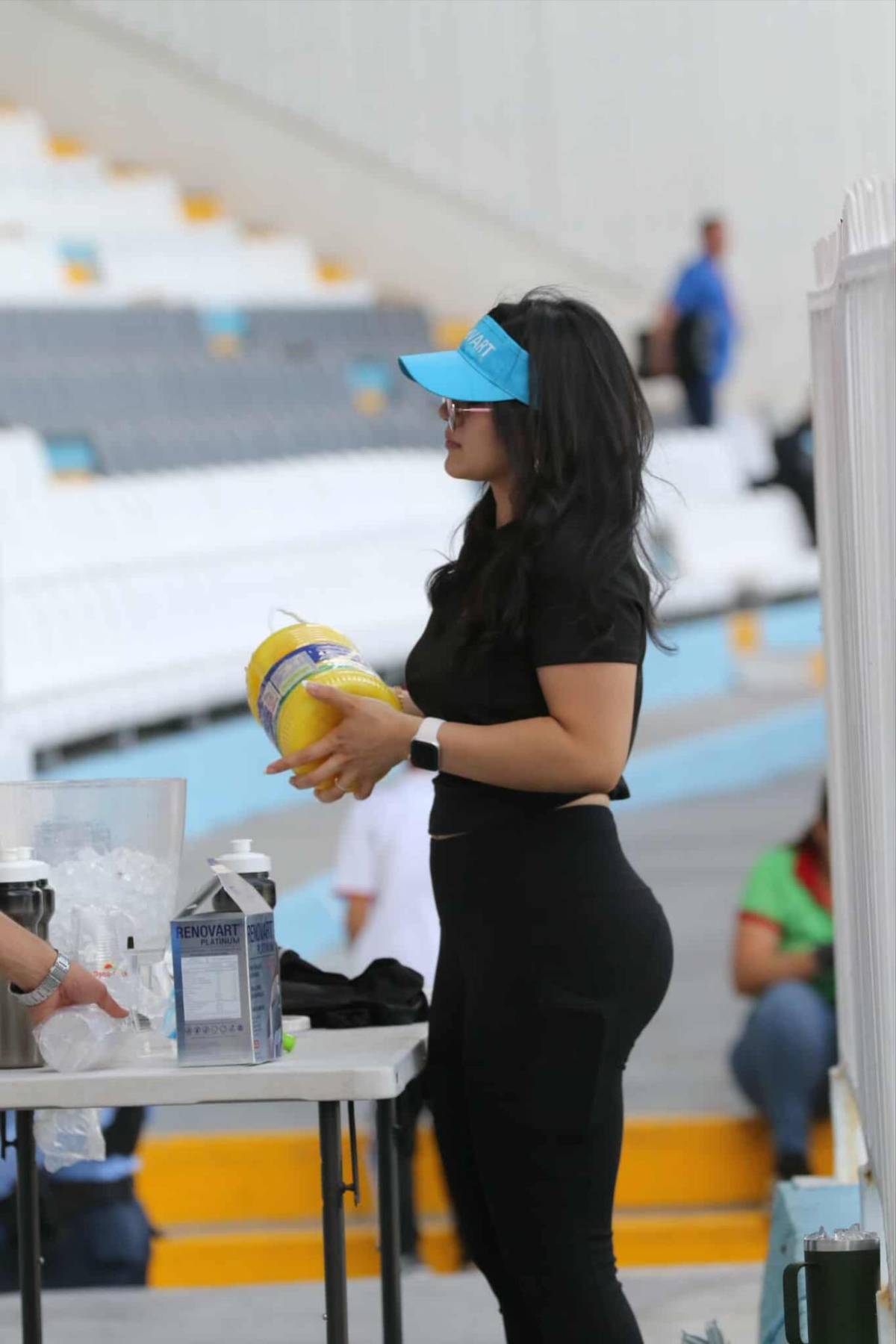 Belleza en el derbi Olimpia vs Motagua: las aficionadas engalanan el ambiente que se vive en Tegucigalpa