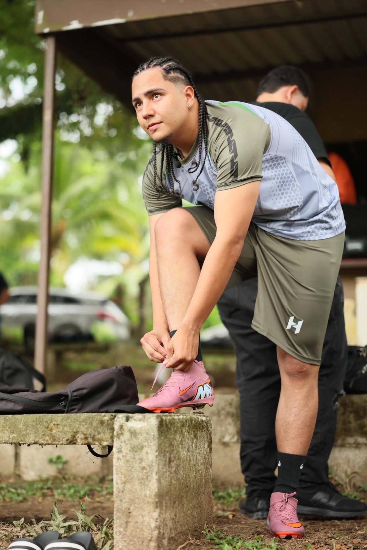 Miles de dólares en lujos: así fue el primer entreno de Davis Flow con el Platense