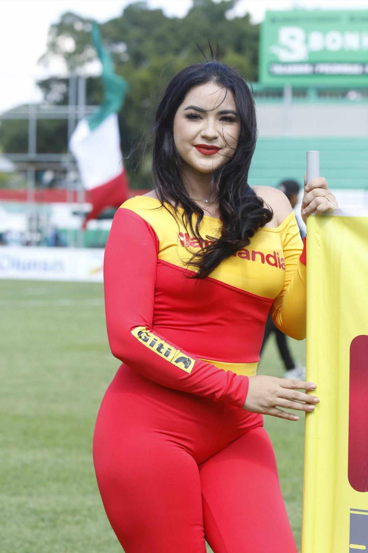 No se vio en TV: Pedro Troglio, reencuentro especial y su reconciliación con jugador de Marathón; bellas chicas en el Yankel