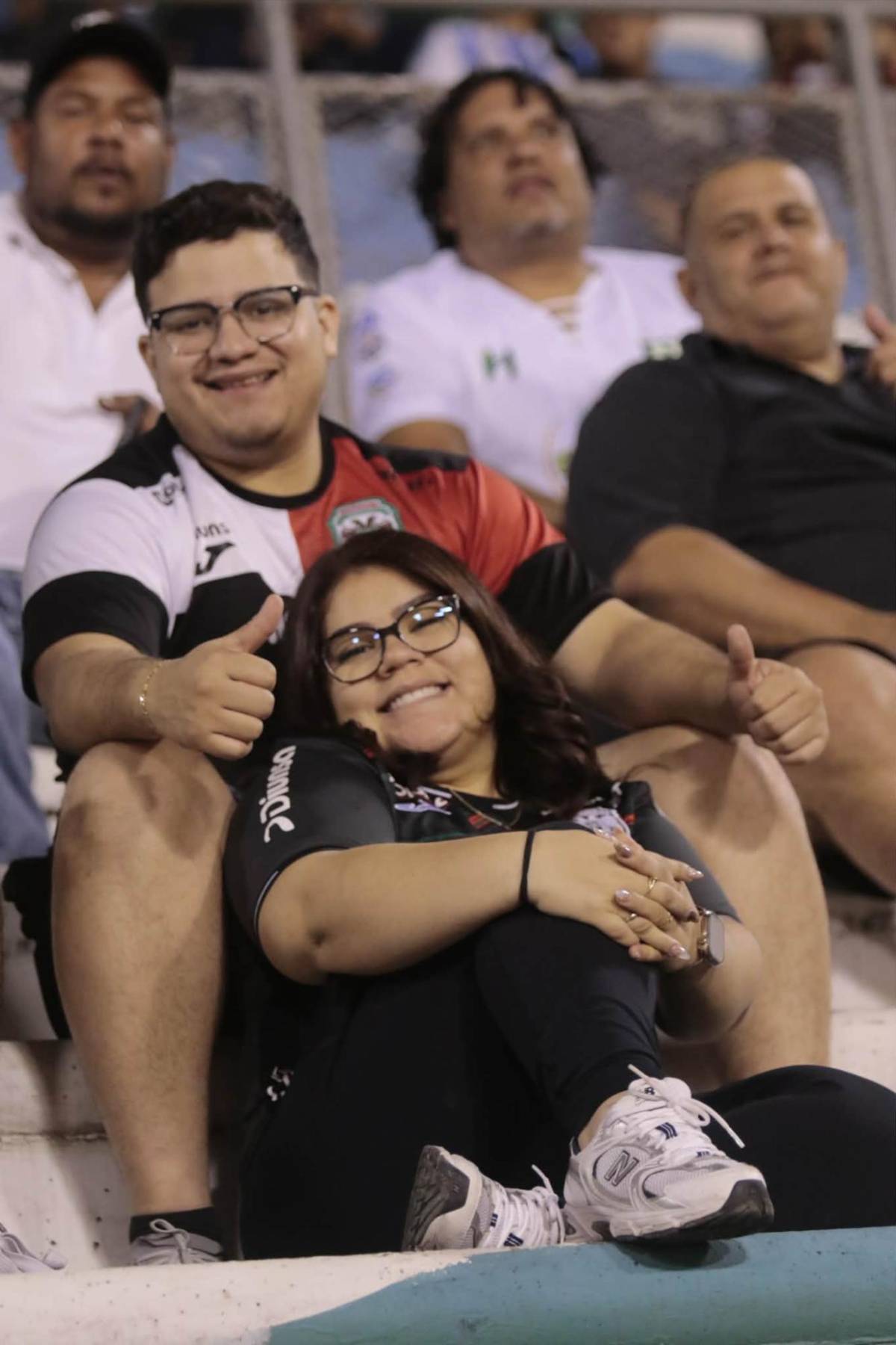 Le gritó con todo a su exequipo, noble causa de la Liga Hondubet y aficionadas de Marathón causaron furor en el estadio Olímpico