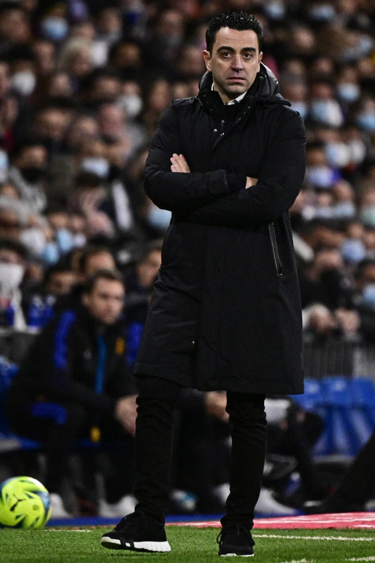 FOTOS: El abrazo de Xavi a Vinicius, Piqué defiende a Ter Stegen de un encontronazo y la famosa cantante en el Real Madrid-Barcelona