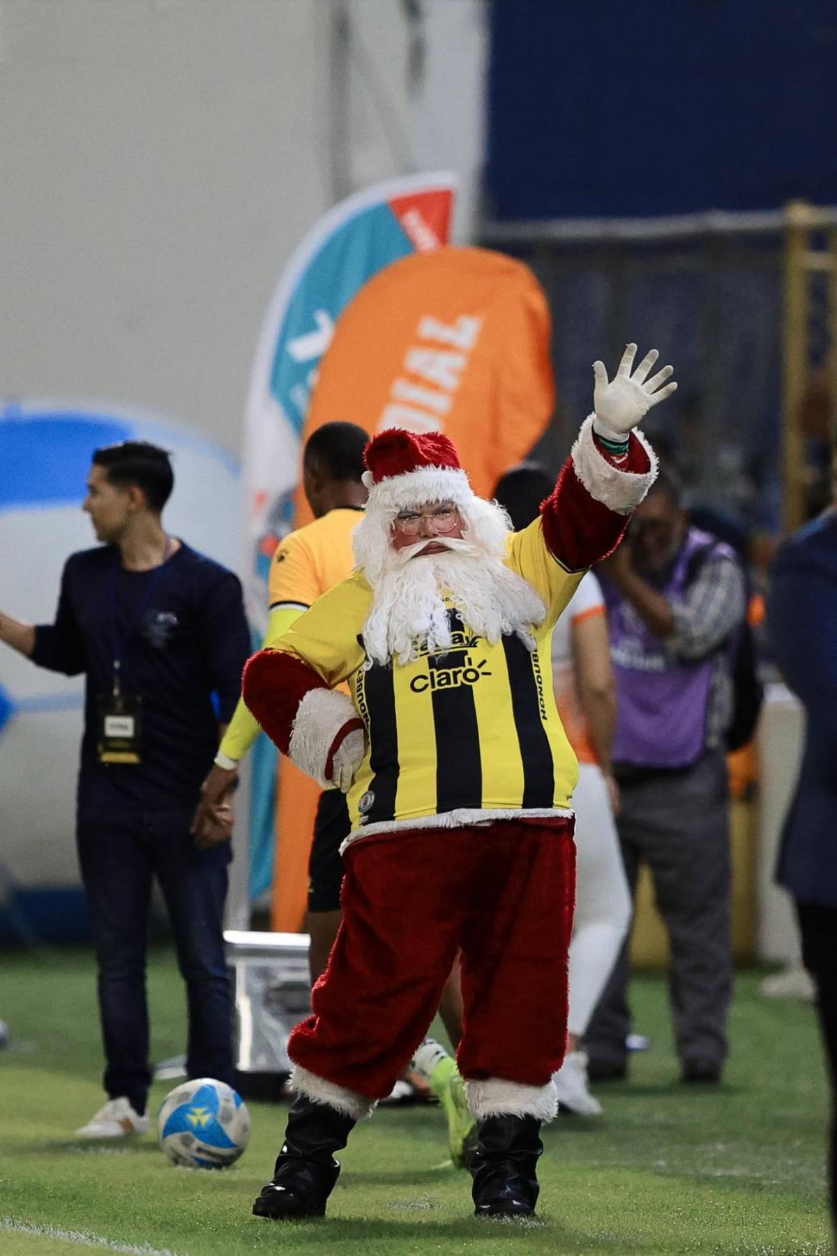 El 'enchachado', la bella princesa, Santa Claus cumpliendo los deseos y el legionario que no juega desde 2023 llega al Morazán