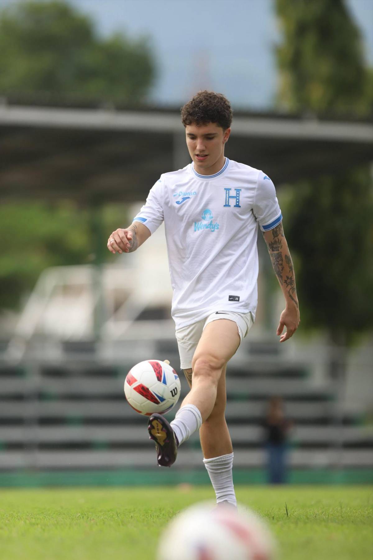 Supremo sorprende con su anuncio, el 'infiltrado' en el entrenamiento y los tiktokers que regresan ante Brasil