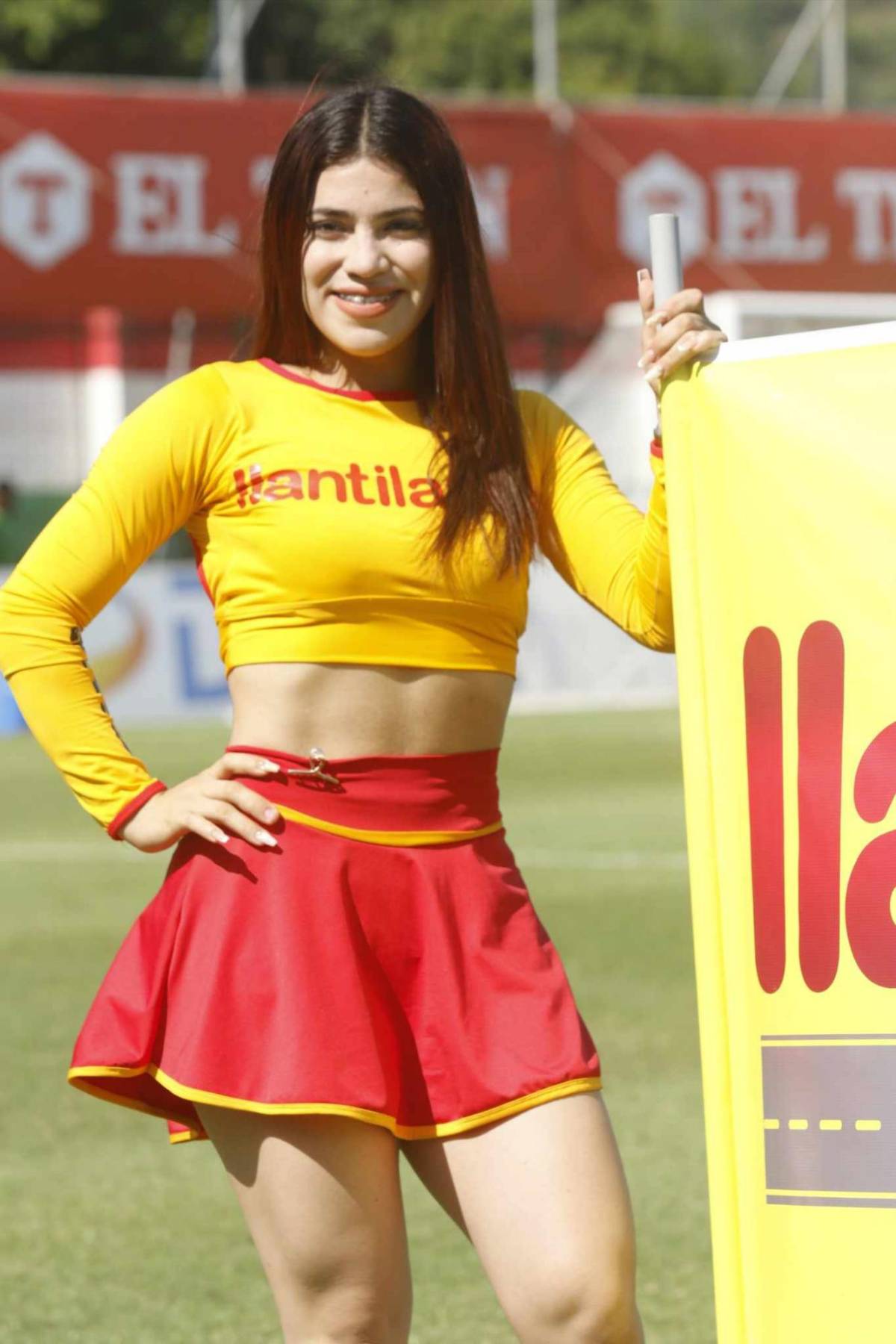 La cachetada de Anangonó a Vega y todo lo que sucedió; Keosseián discutió con aficionado y un bombero se robó el show