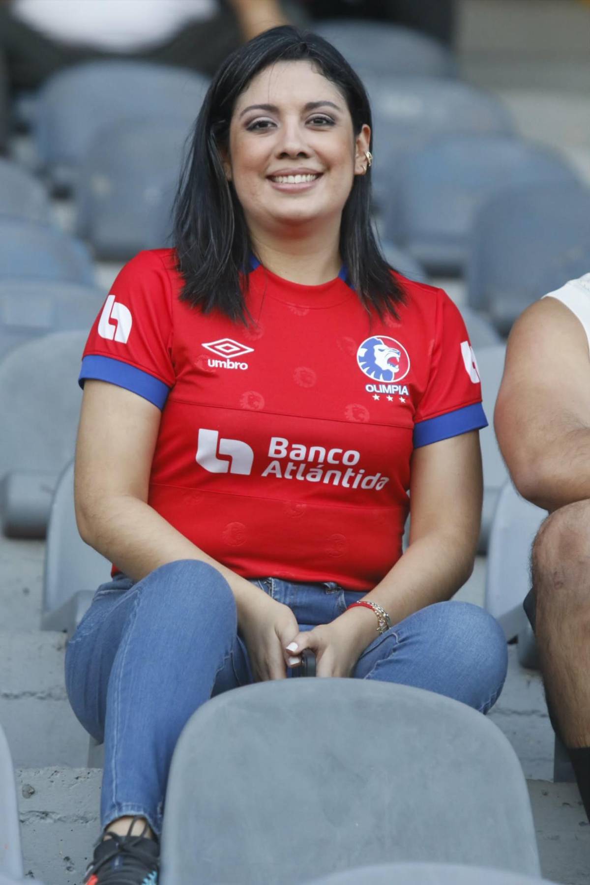 El clásico más lindo de Honduras: las bellas chicas que se engalanaron el Real España-Olimpia ¿Quién es la modelo?