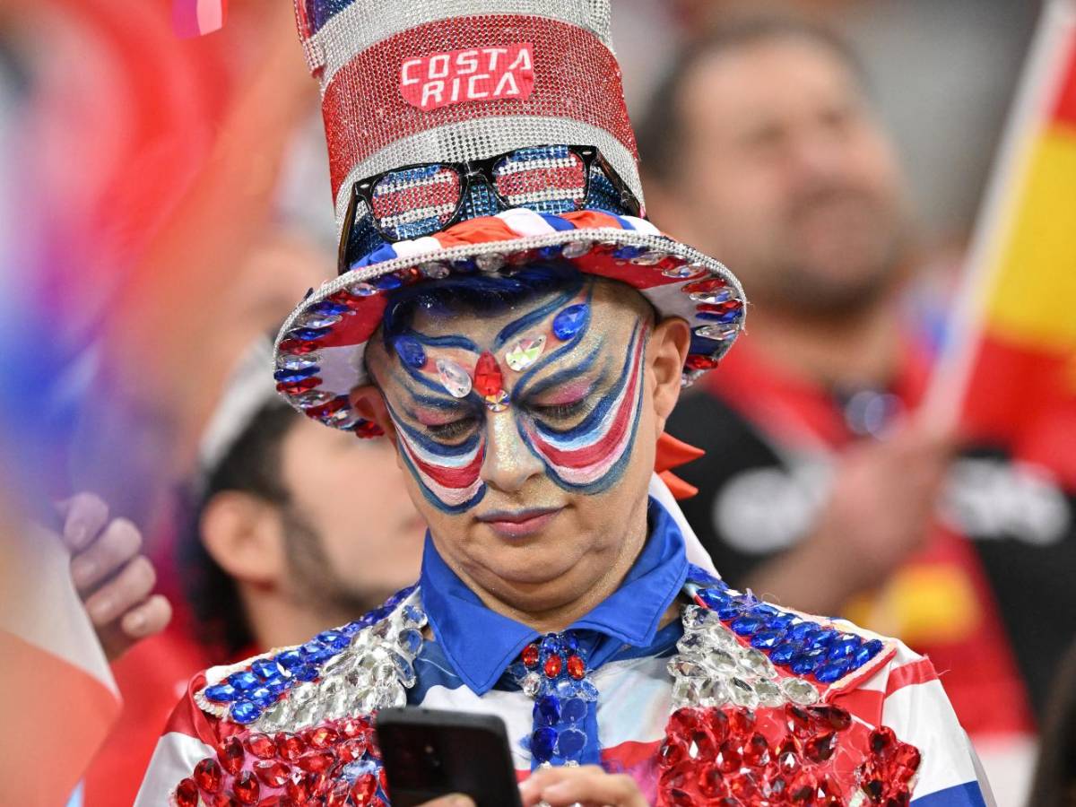 El reconocido DT que llegó a apoyar a Costa Rica, la charla Luis Enrique-Suárez y ¿quién era la preciosa tica en las gradas?