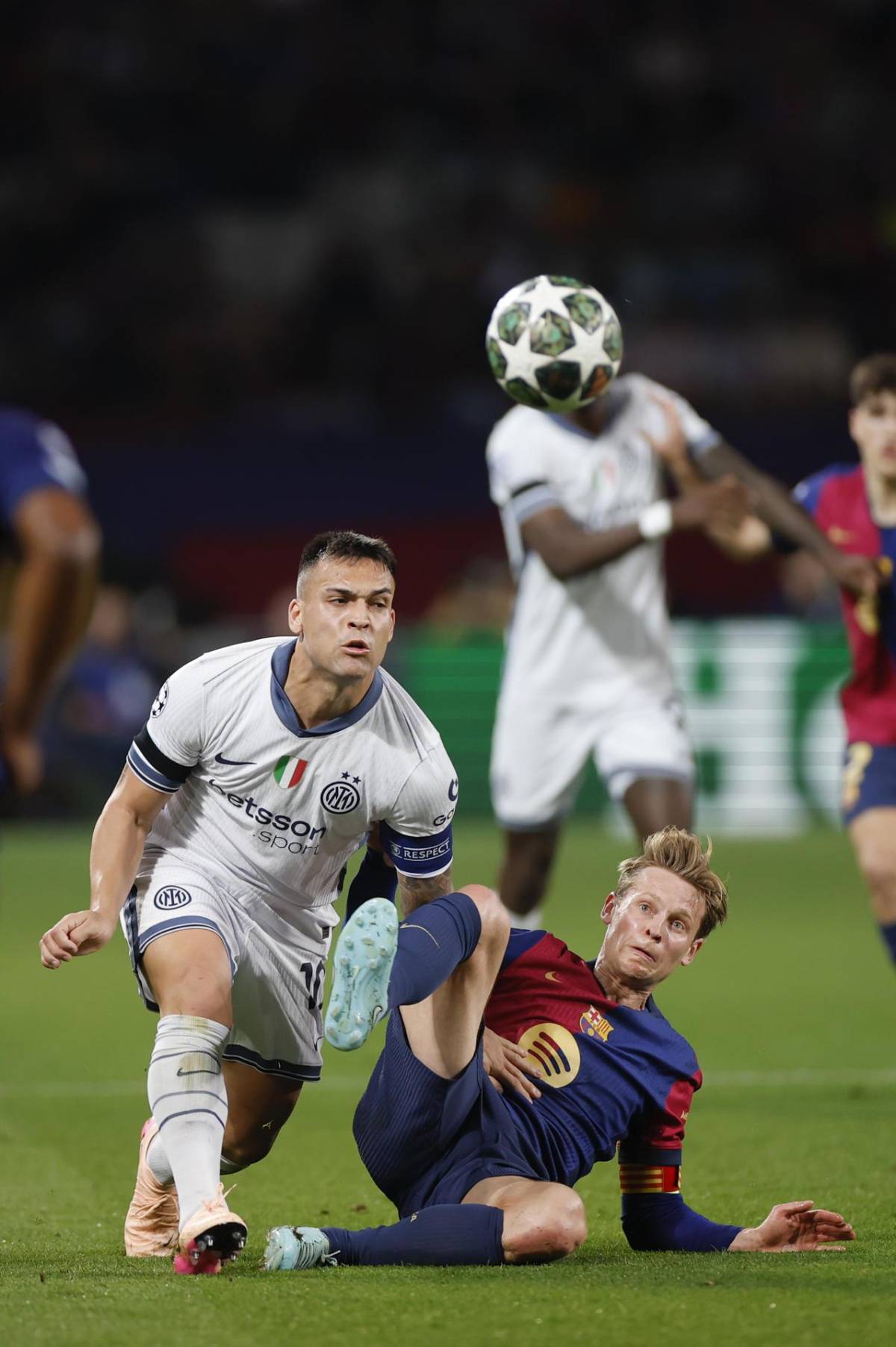 El VAR salvó al Barcelona por un milímetro, Messi 'opaca' a Yamal en redes, Flick tiene nueva pesadilla e Inter recibe tremendo golpe