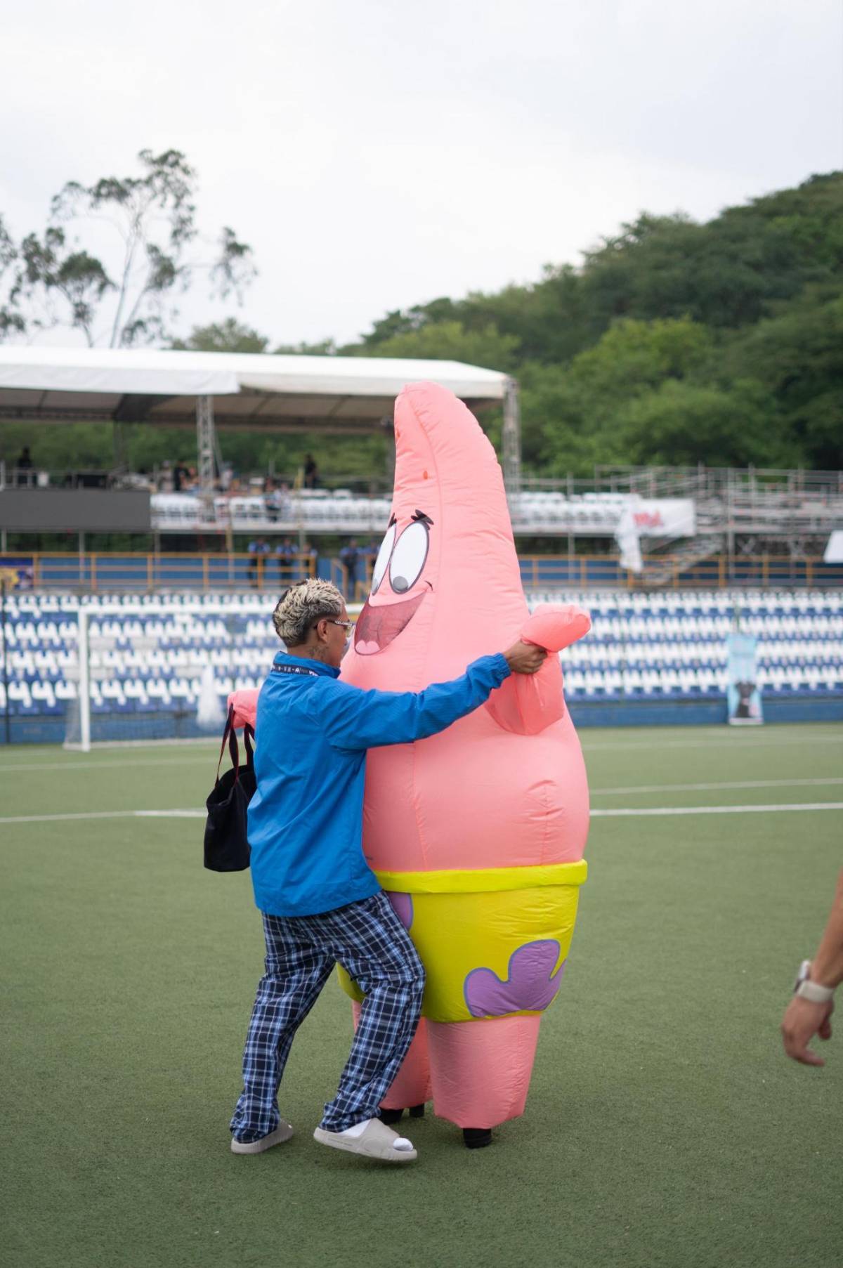 La pelea de Supremo, Joao deslumbra con baile sexy y el flow de tiktoker previo al Honduras-Nicaragua en Managua
