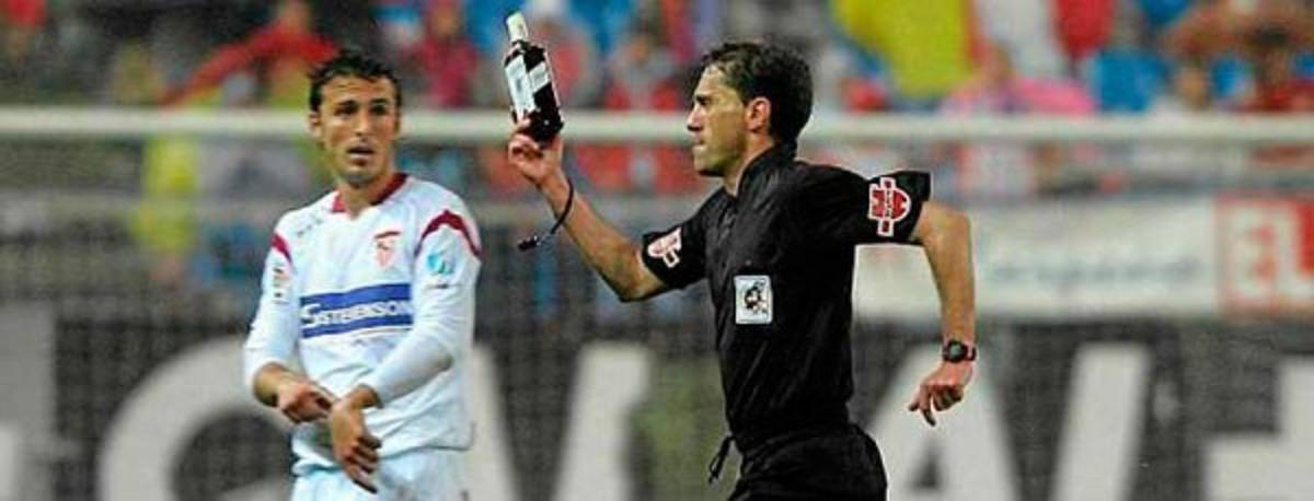 Las 10 cosas más raras lanzadas por los aficionados a un campo de fútbol