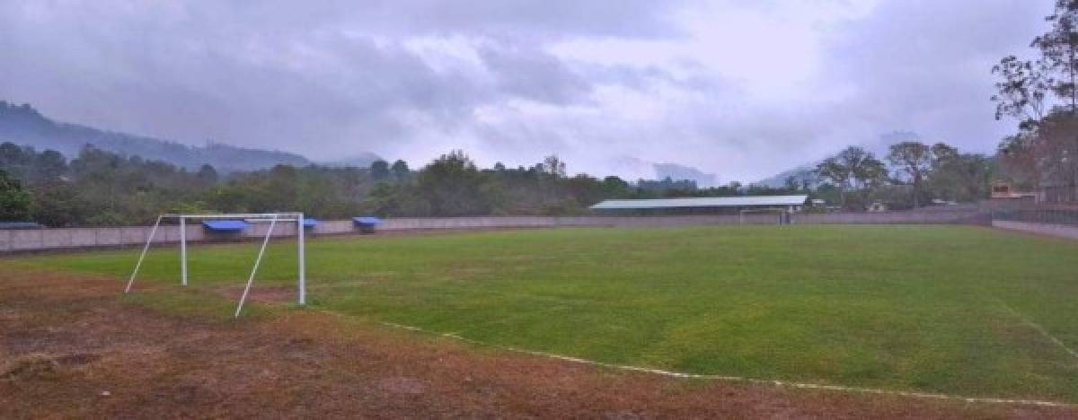 Honduras: Las bonitas canchas donde se juega fútbol burocrático