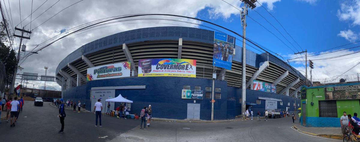 ¡Ya se respira la final en el Nacional! Así se vive el ambiente previo al Olimpia vs Real España en Tegucigalpa