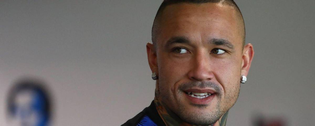 Confiesa que tiene relaciones 500 veces al año y saca a la luz el salario que gana como futbolista: Eso es importante