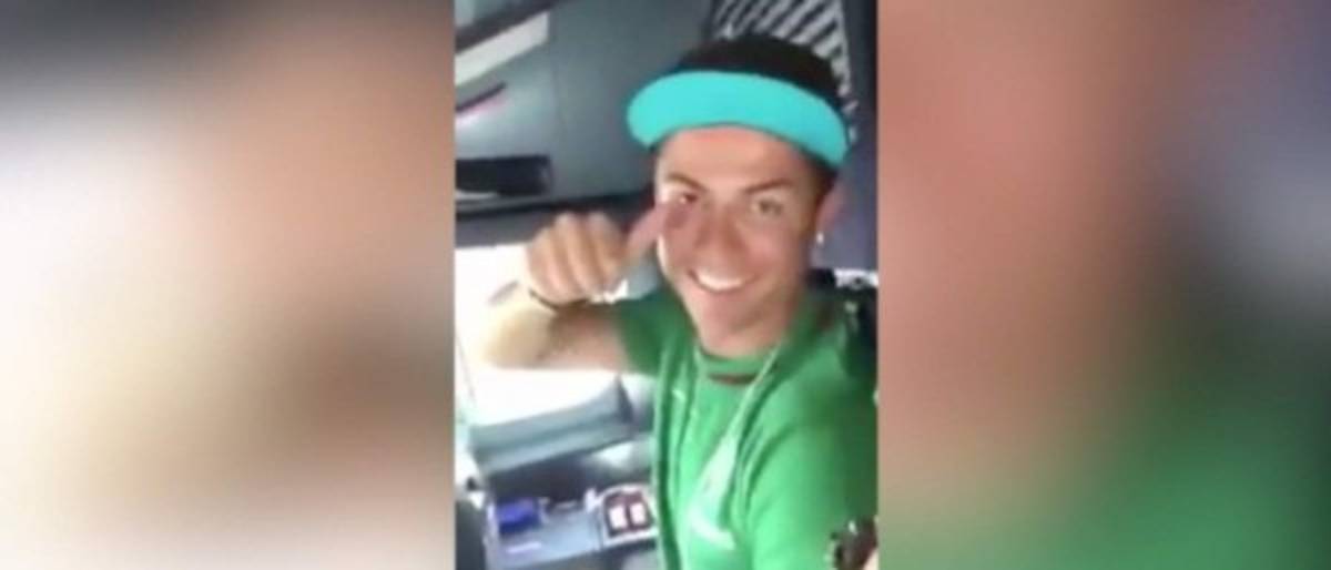 Cristiano Ronaldo se luce pilotando el avión de Portugal