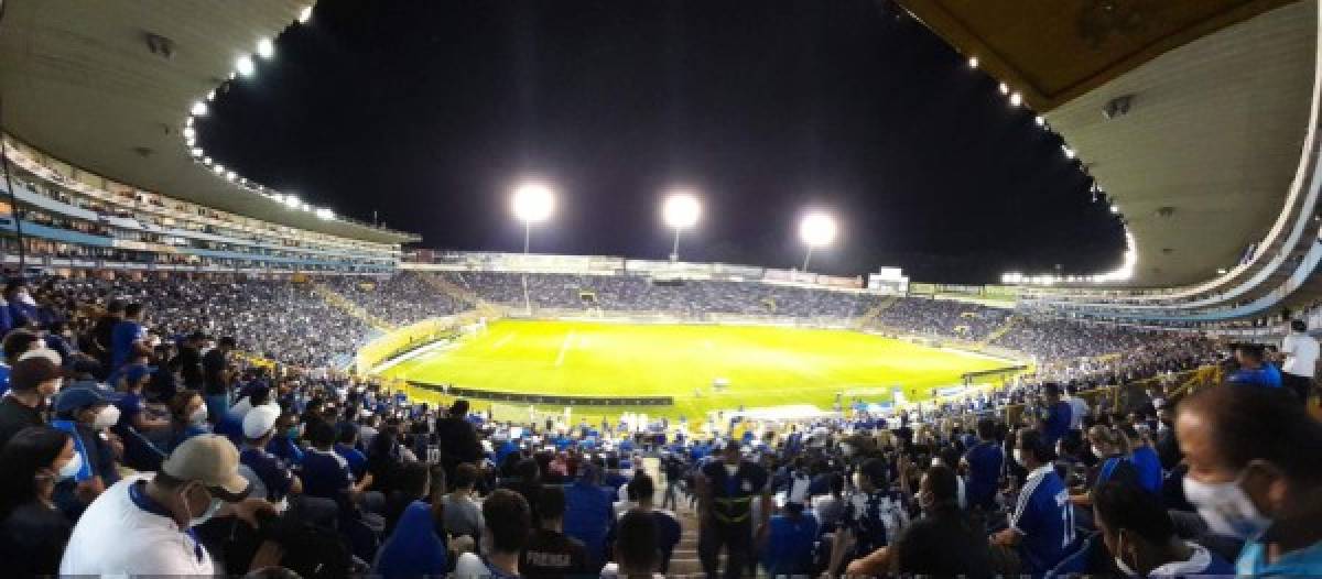 ¡Los 'jeques' y el mensaje a Bukele! Las postales de El Salvador vs. México en el Cuscatlán