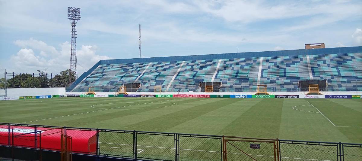 FOTOS: así quedó de destruida la cancha del Morazán tras recibir un concierto sin protección