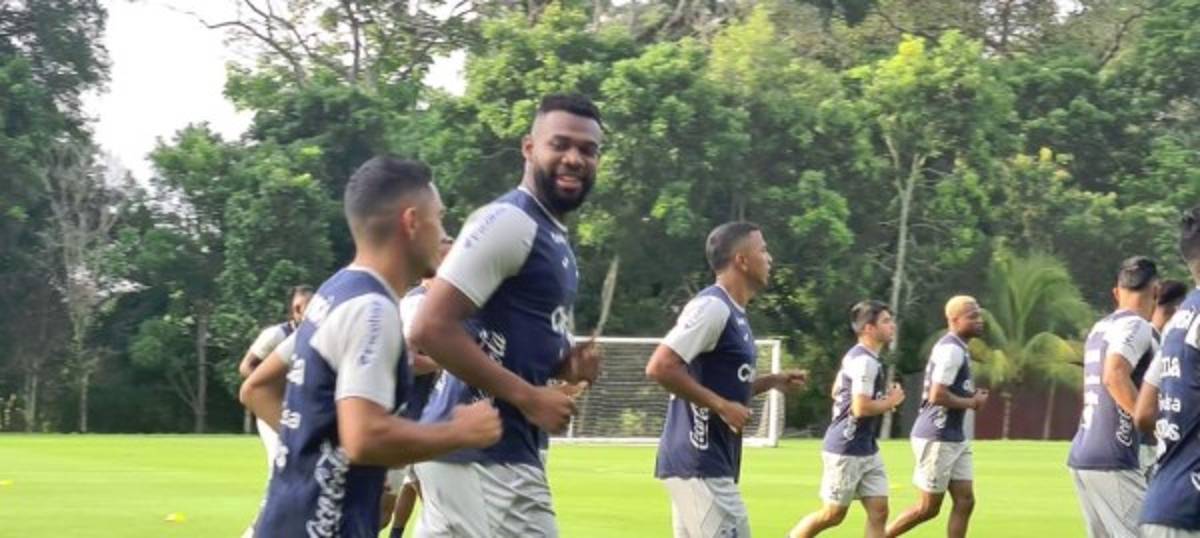 'Buba' y Menjivar se lucen, Benguché sonriente: Así fue el último entrenamiento de Honduras previo al Final Four