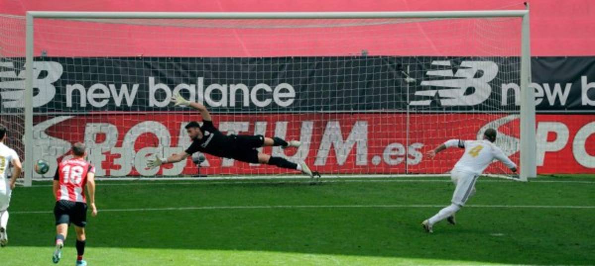 Fotos: La oración de Casemiro en el penal y el pisotón de Sergio Ramos en el Athletic-Real Madrid