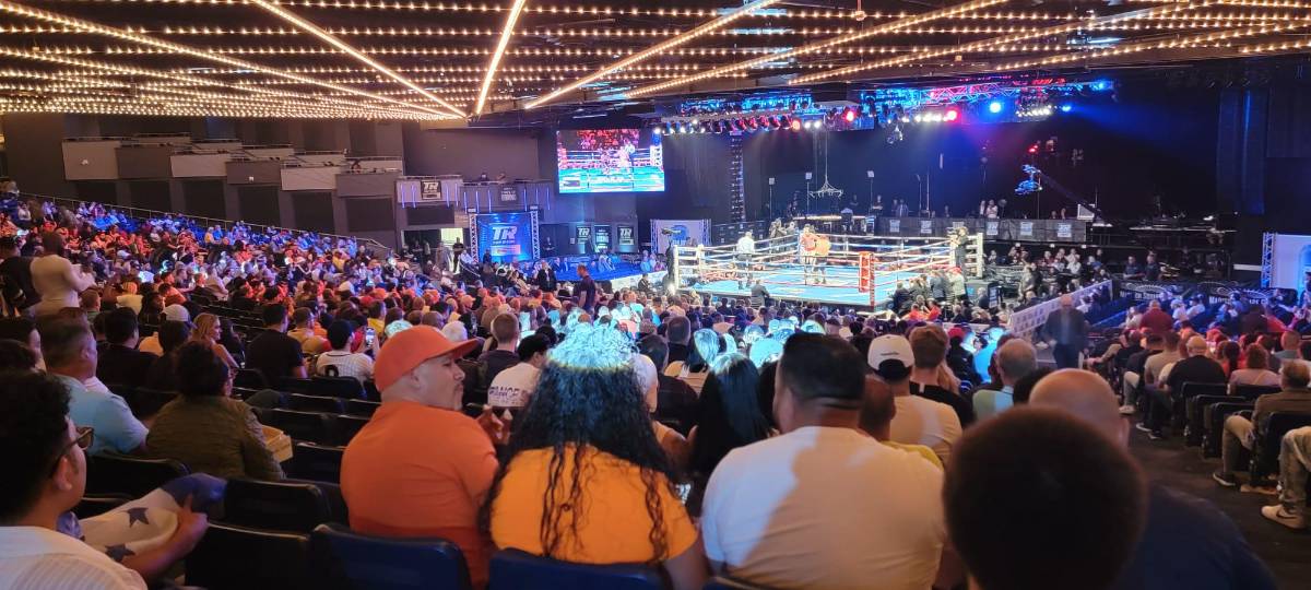Por Honduras: Los fieles seguidores de Teófimo López, la hermosa pareja de Josh Taylor y habrá llenazo en el Madison Square Garden