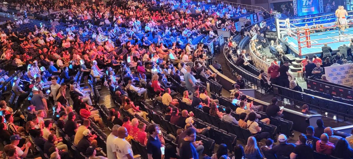 Por Honduras: Los fieles seguidores de Teófimo López, la hermosa pareja de Josh Taylor y habrá llenazo en el Madison Square Garden