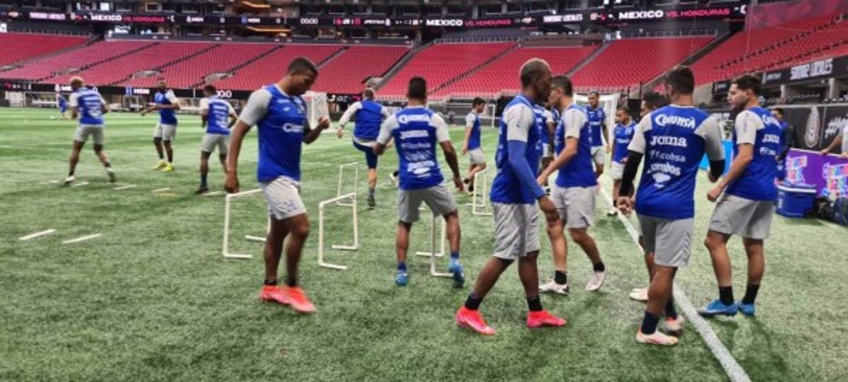 ¡Selfie, masaje y el camerino de la 'H'! Así fue reconocimiento de cancha de Honduras y México en Atlanta