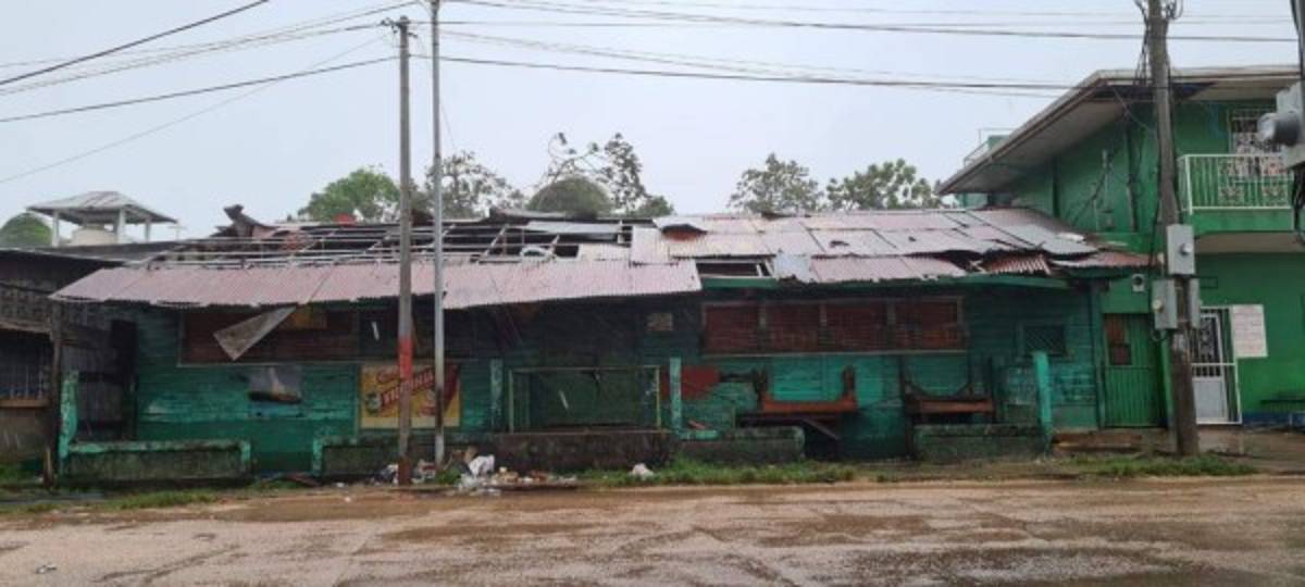 Fotos: Huracán Eta toca tierra y azota con fuerza las costas del Caribe Norte de Nicaragua