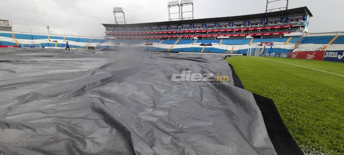 ¡A ponerle la lona de emergencia! Así luce el estadio Olímpico previo al juego de Honduras ante Curazao