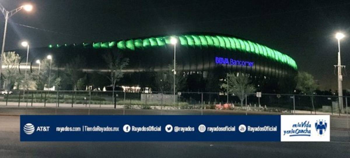 Monumentos y estadios de fútbol se iluminan de verde en homenaje al Chapecoense