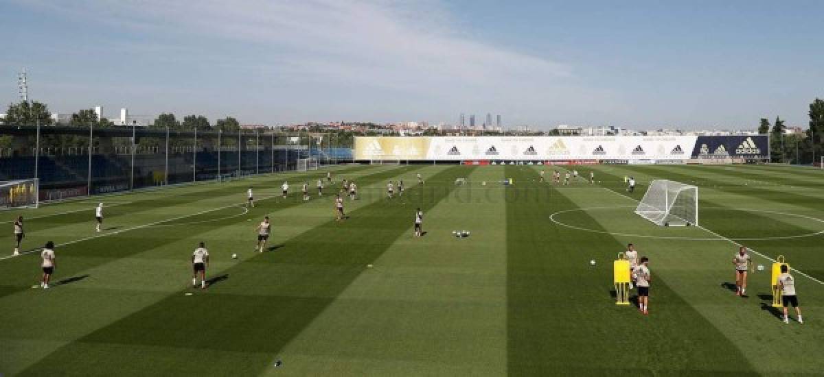 Fotos: El primer entrenamiento colectivo de Barcelona y Real Madrid post-coronavirus