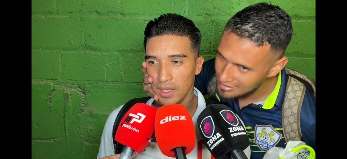 Michaell Chirinos se lleva tremendo beso de otro jugador, el inesperado salvador y homenaje a Orinson Amaya