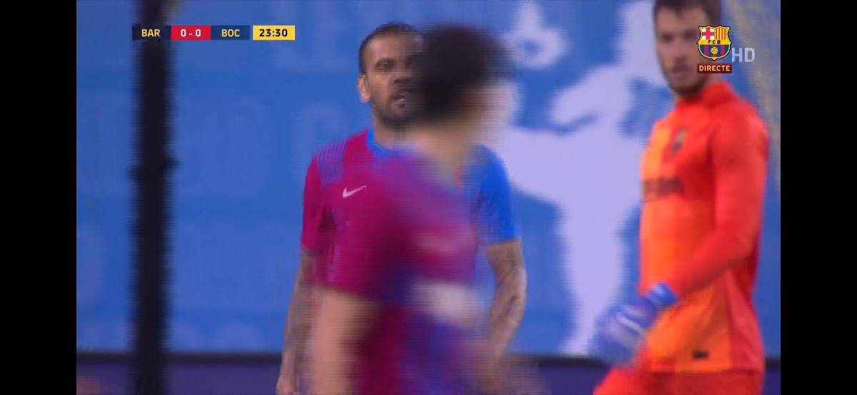 NO SE VIO EN TV: El enfado de Dani Alves en su debut, la imagen de Coutinho que recordó a Maradona y el festejo de Boca Juniors