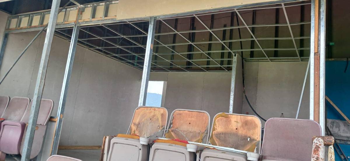 Estadio Olímpico, abandonado, destruido y desvalijado: ¡Condepor denuncia las deplorables condiciones de la instalación!