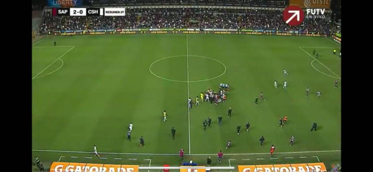 ¡Escándalo en la final de Costa Rica! Kendall Waston atacó a uno y el culpable de la pelea tras el Saprissa-Herediano