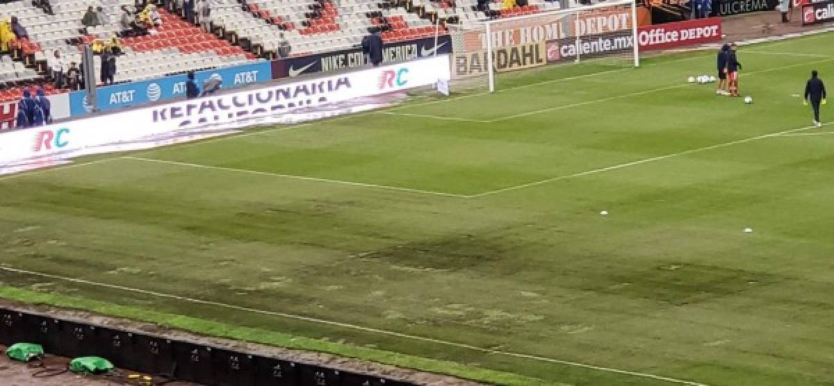 EN FOTOS: Así de pésima luce la cancha del estadio Azteca