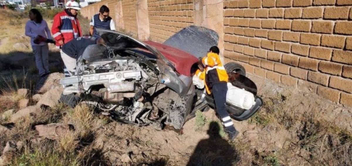 Así quedó el Porsche del futbolista mexicano Javier Cortés tras sufrir un terrible accidente   