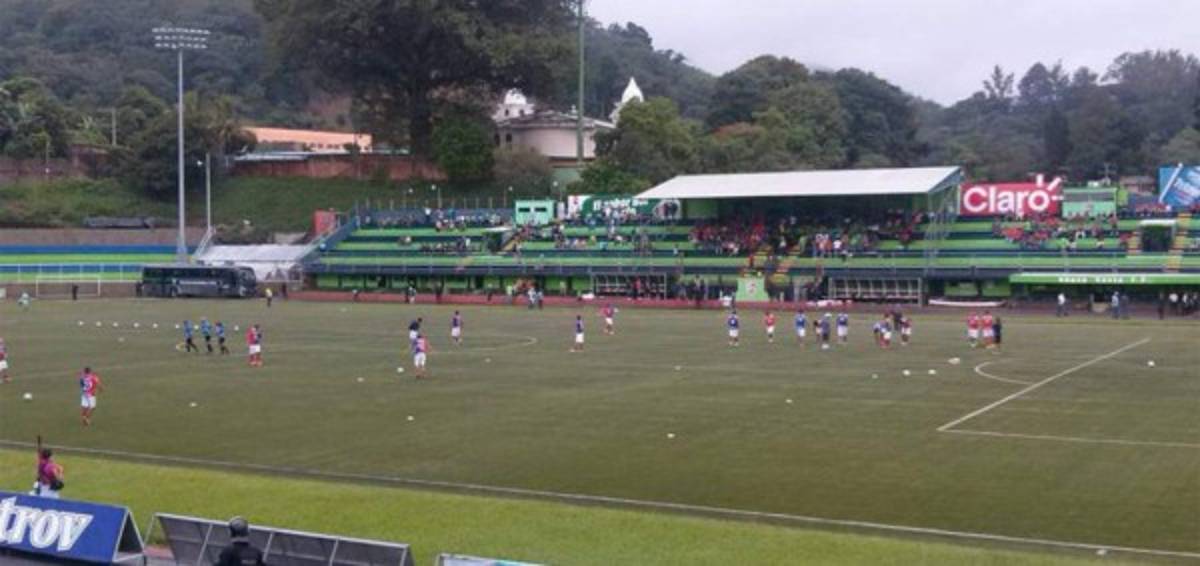 Afición mexicana se burla de los estadios en donde le tocará jugar a Chivas, Tigres y Tijuana