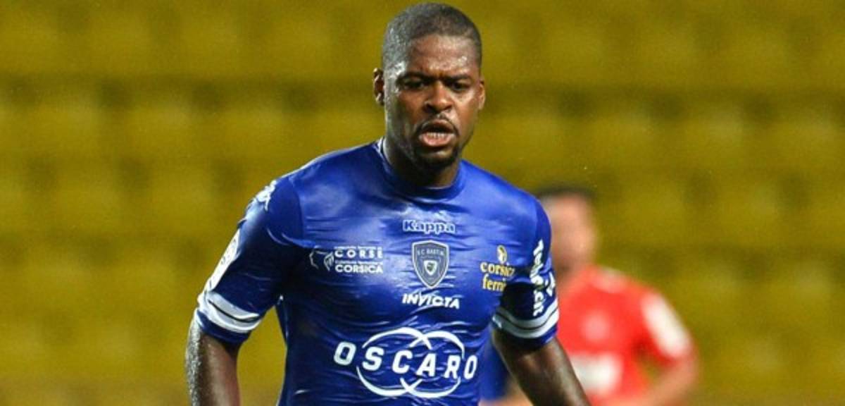 TOP: Grandes futbolistas activos que juegan en ligas desconocidas